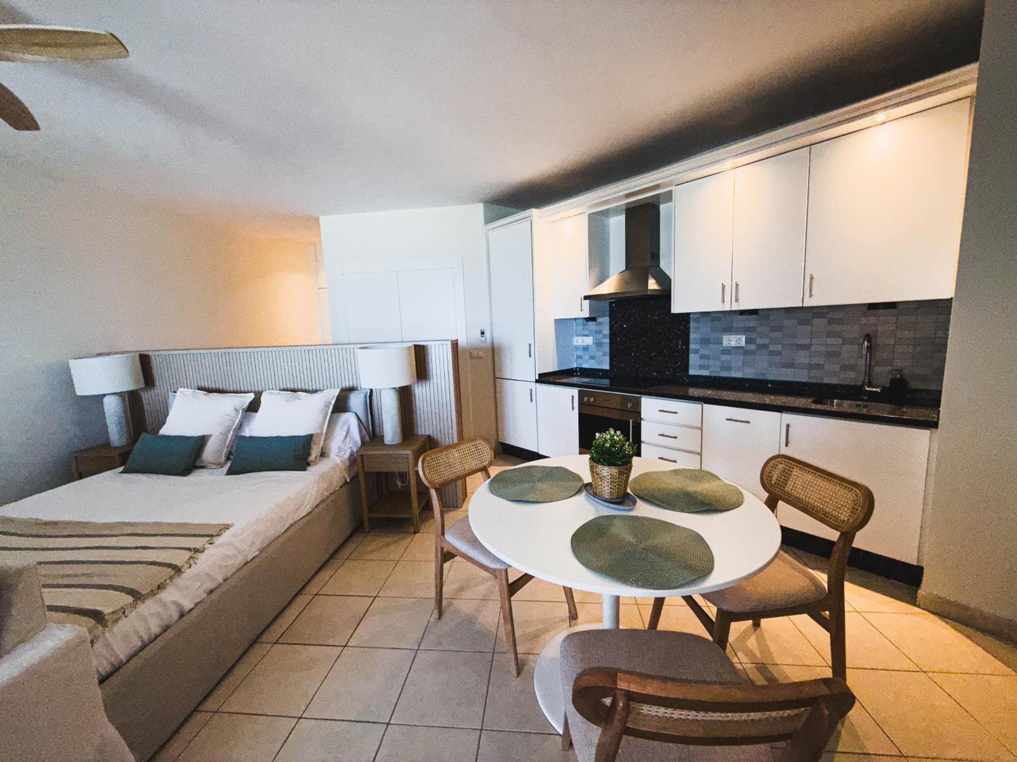 Increible Estudio En Puerto De Cabopino Marbella